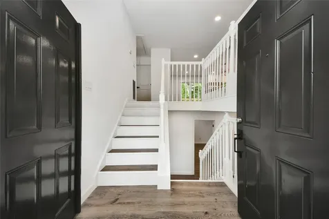33 Kittiwake Court The Woodlands TX 77380