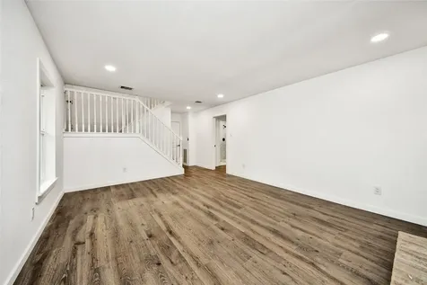 33 Kittiwake Court The Woodlands TX 77380
