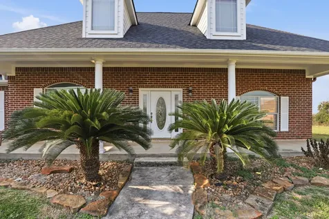 3627 Madison Avenue Beach City TX 77523