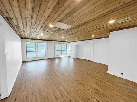 106 Caddo Smithville TX 78957