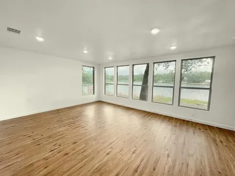 106 Caddo Smithville TX 78957