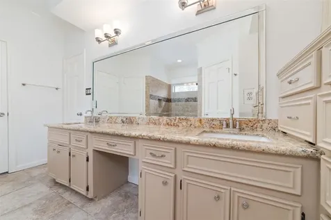 1746 Cloister Drive 22 Crosby TX 77532