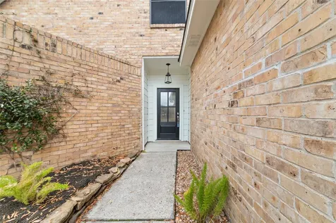 1746 Cloister Drive 22 Crosby TX 77532