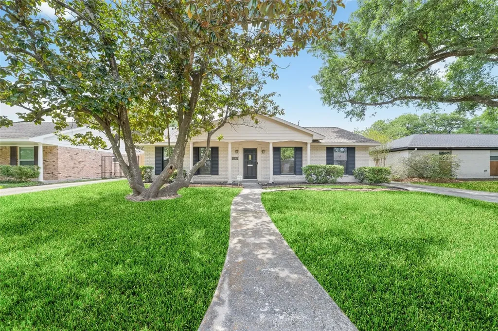 5643 Cheena Drive Houston TX 77096