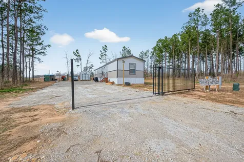 617 Road 5896 Cleveland TX 77327