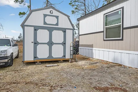 617 Road 5896 Cleveland TX 77327
