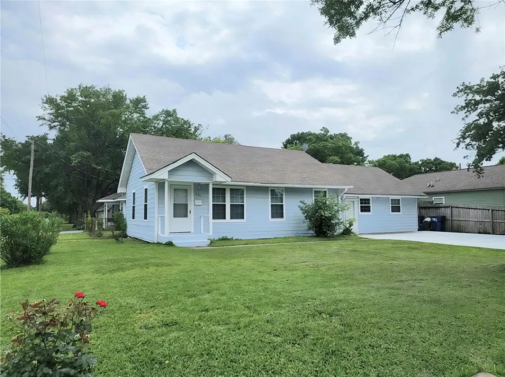 701 18th Avenue N Texas City TX 77590