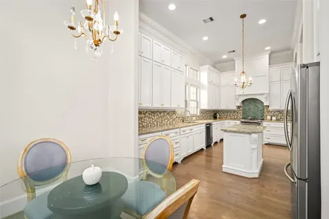 5634 Kiam Street C Houston TX 77007