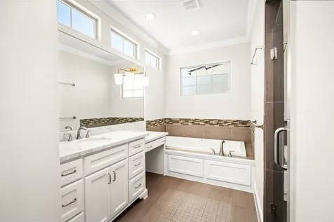 5634 Kiam Street C Houston TX 77007