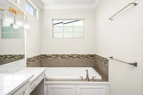 5634 Kiam Street C Houston TX 77007