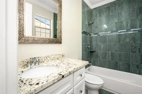 5634 Kiam Street C Houston TX 77007