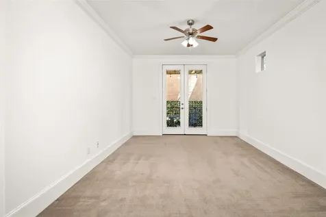 5634 Kiam Street C Houston TX 77007