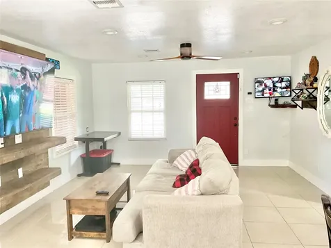 616 Kansas Street Pasadena TX 77506
