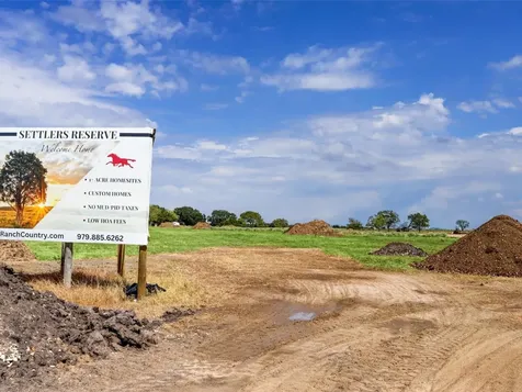 Lot 14 433 Rolling Hill Drive Cat Spring TX 78933