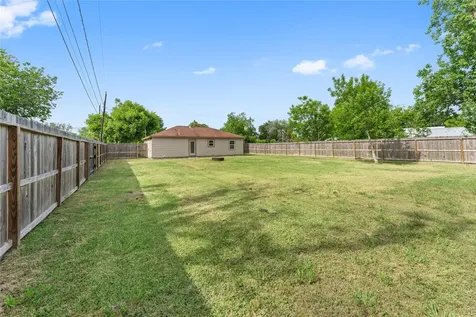 511 Jones Road Highlands TX 77562