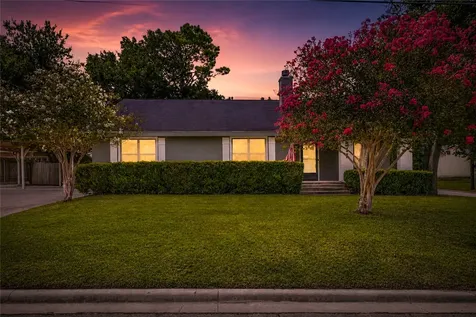 511 W Val Verde Street Brenham TX 77833