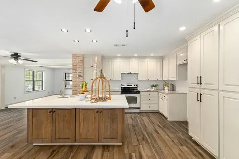 511 W Val Verde Street Brenham TX 77833