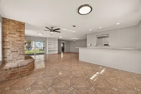 10607 Bainbridge Street Houston TX 77016