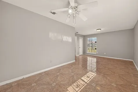 10607 Bainbridge Street Houston TX 77016