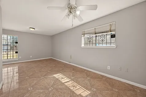 10607 Bainbridge Street Houston TX 77016