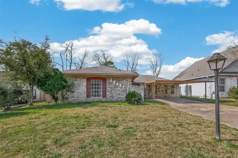10607 Bainbridge Street Houston TX 77016