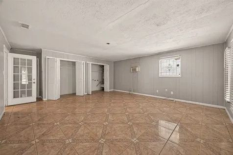 10607 Bainbridge Street Houston TX 77016