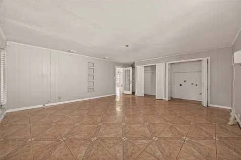 10607 Bainbridge Street Houston TX 77016