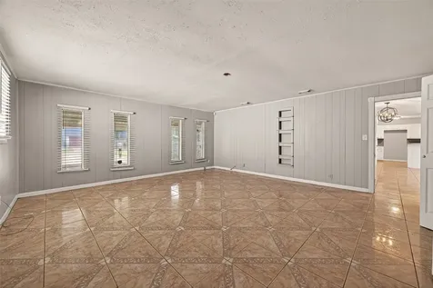 10607 Bainbridge Street Houston TX 77016