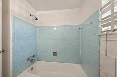 10607 Bainbridge Street Houston TX 77016