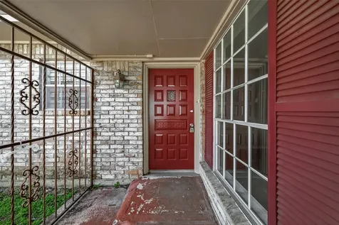 10607 Bainbridge Street Houston TX 77016