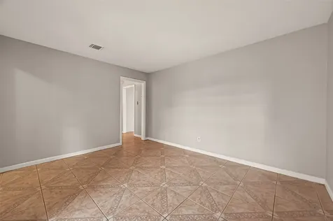 10607 Bainbridge Street Houston TX 77016