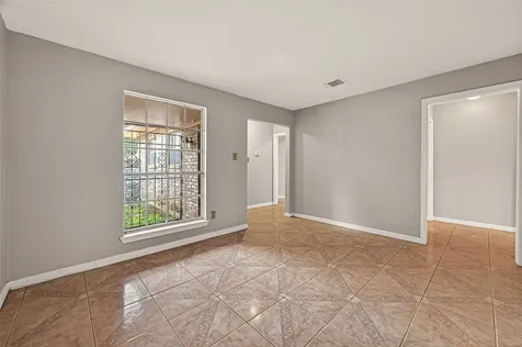 10607 Bainbridge Street Houston TX 77016
