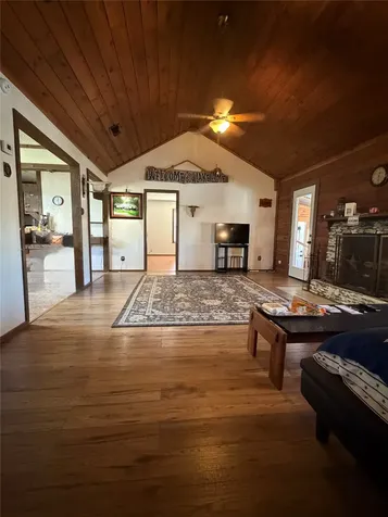 19519 County Road 377 Marquez TX 77865