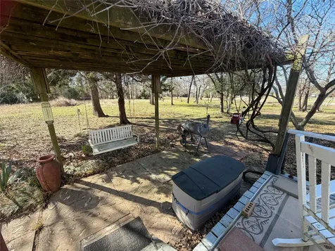 19519 County Road 377 Marquez TX 77865