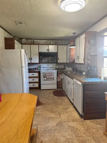 19519 County Road 377 Marquez TX 77865