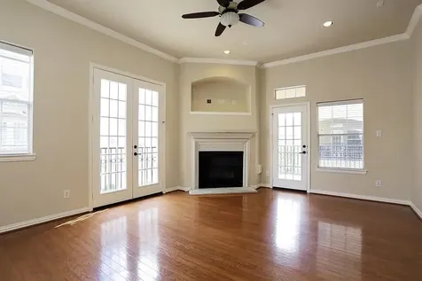 5615 Winsome Villas Lane H Houston TX 77057