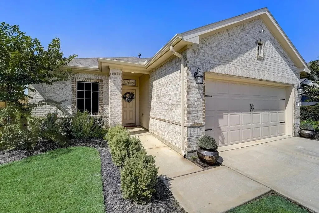8827 Willet Street Baytown TX 77521