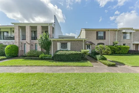1307 Town Circle 4 Baytown TX 77520