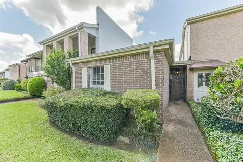 1307 Town Circle 4 Baytown TX 77520