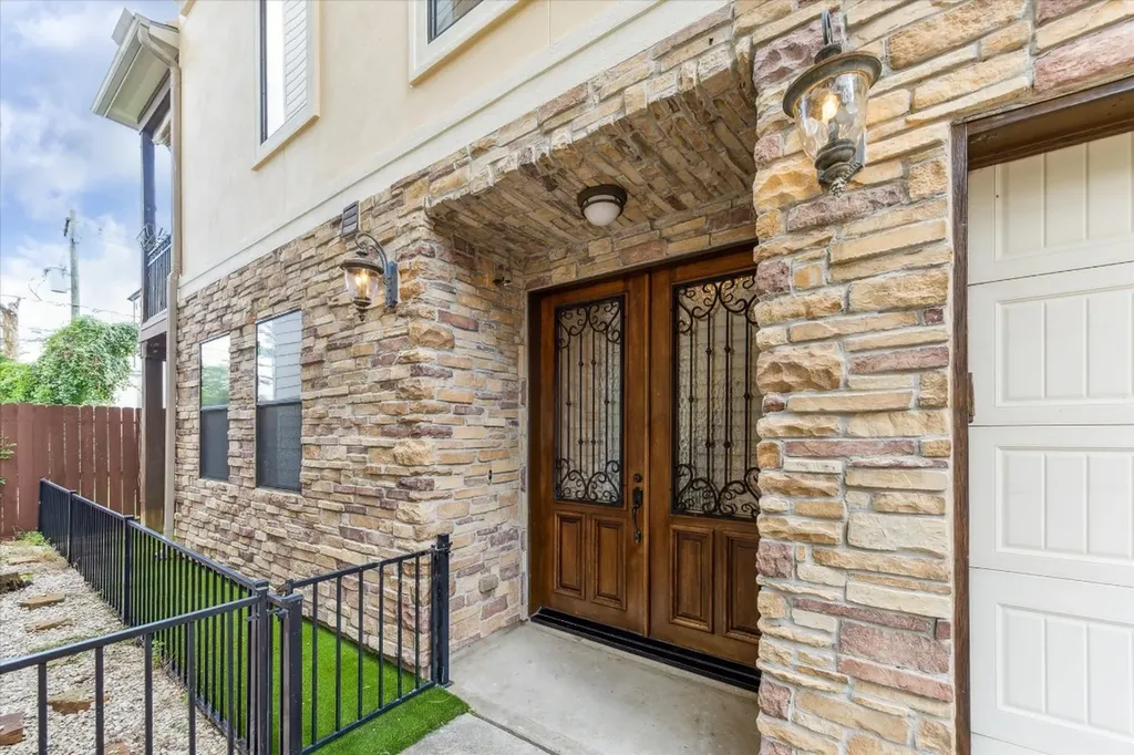 1512 Thompson Street 3 Houston TX 77007