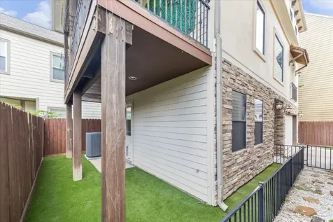 1512 Thompson Street 3 Houston TX 77007