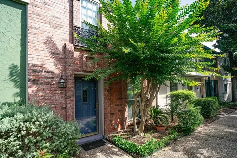 11525 Burdine Street 403 Houston TX 77035