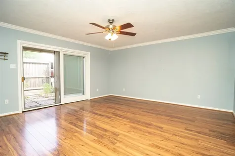 11525 Burdine Street 403 Houston TX 77035