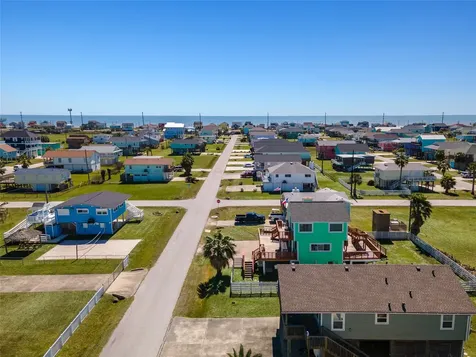 4034 Reeves Drive Galveston TX 77554