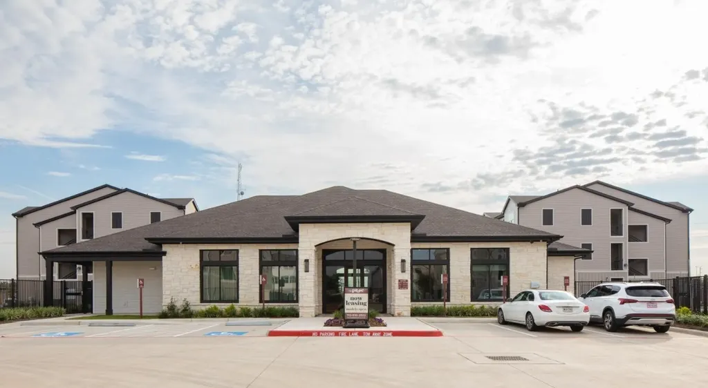 12111 Main Street 3304 Houston TX 77035