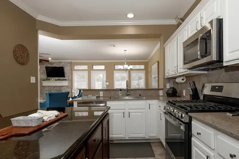 110 N Valley Oaks Circle The Woodlands TX 77382
