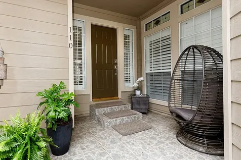 110 N Valley Oaks Circle The Woodlands TX 77382
