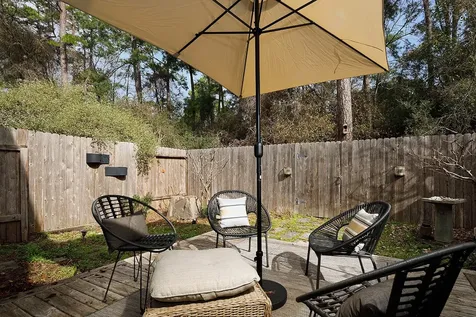 110 N Valley Oaks Circle The Woodlands TX 77382