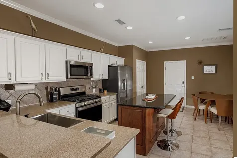 110 N Valley Oaks Circle The Woodlands TX 77382