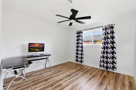 621 W Castle Harbour Drive Friendswood TX 77546